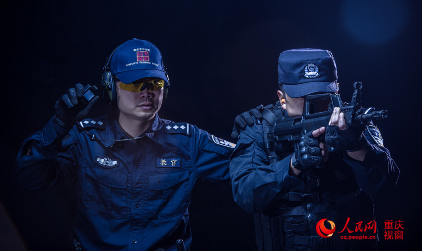 Cool training photos of Chongqing SWAT team