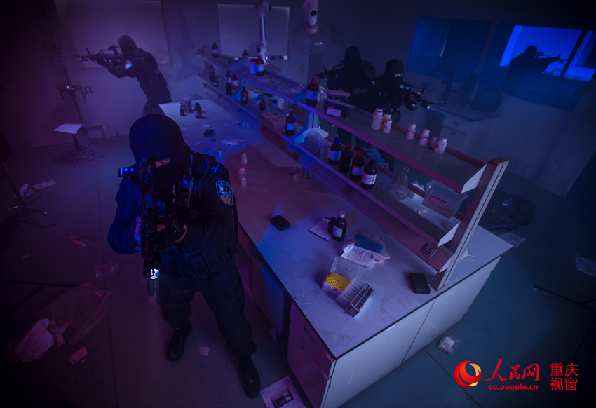 Cool training photos of Chongqing SWAT team