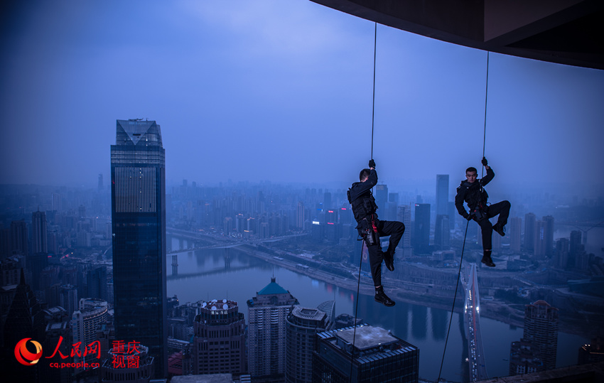 Cool training photos of Chongqing SWAT team