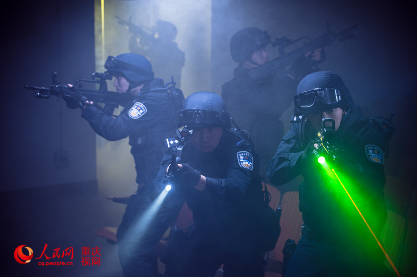 Cool training photos of Chongqing SWAT team
