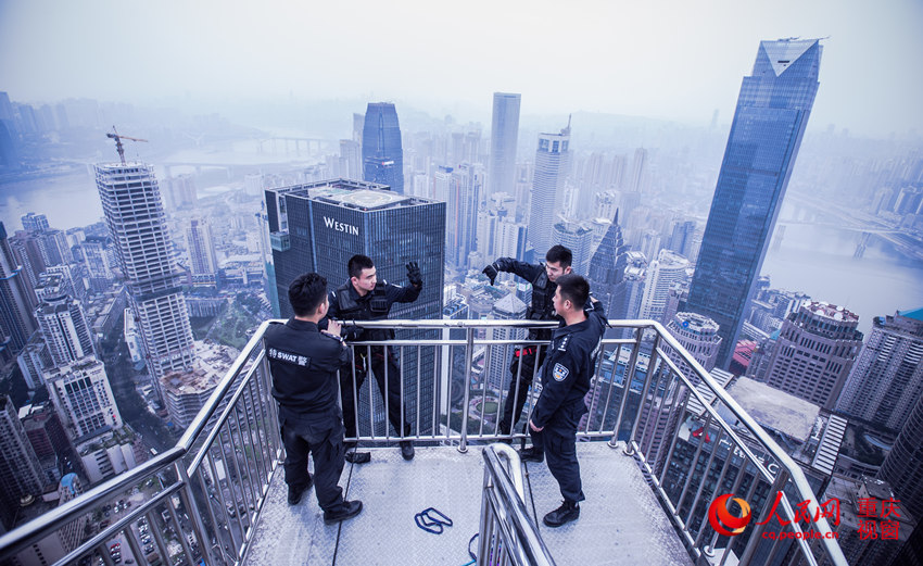 Cool training photos of Chongqing SWAT team