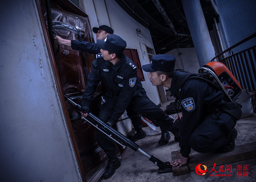 Cool training photos of Chongqing SWAT team