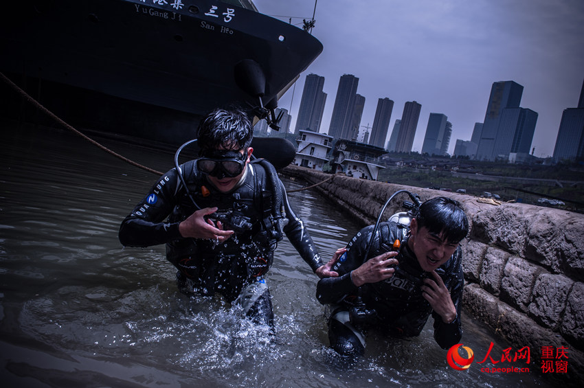 Cool training photos of Chongqing SWAT team