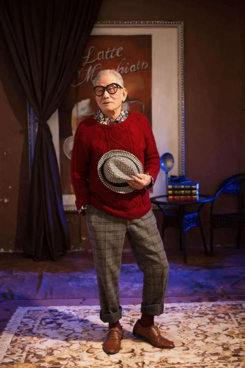 96-year-old veteran take stylish photos