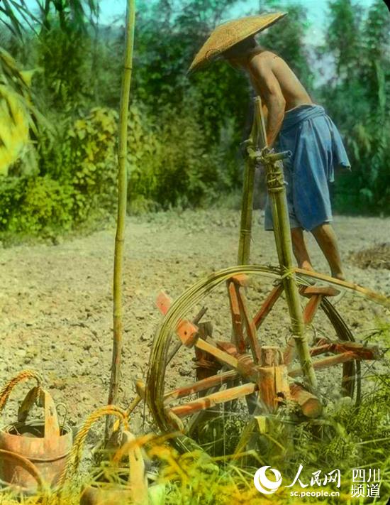 Old photos record the change of Sichuan over a century