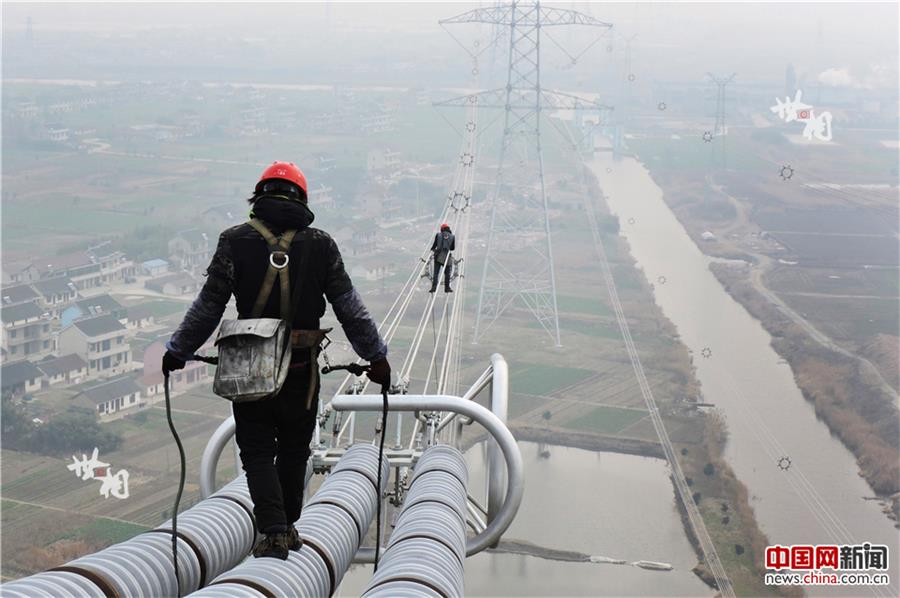 Moments in the life of linemen