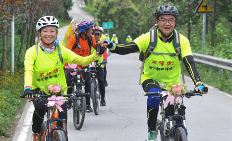 Over 300 riders celebrate wedding of riding fans