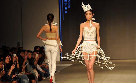 College graduates design 3D printed clothes for T-stage show