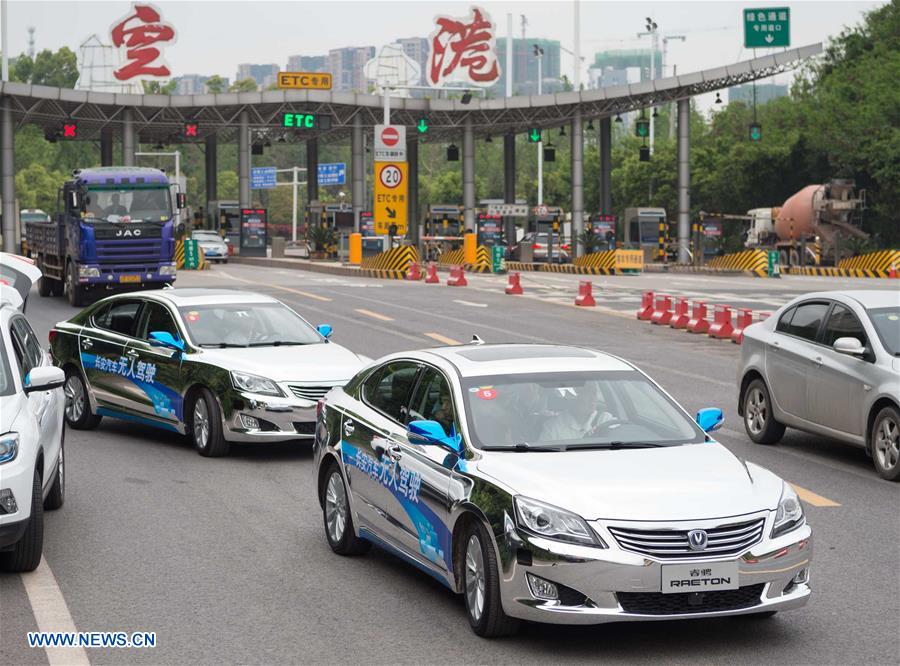 Chinese driverless cars begin long-distance road test