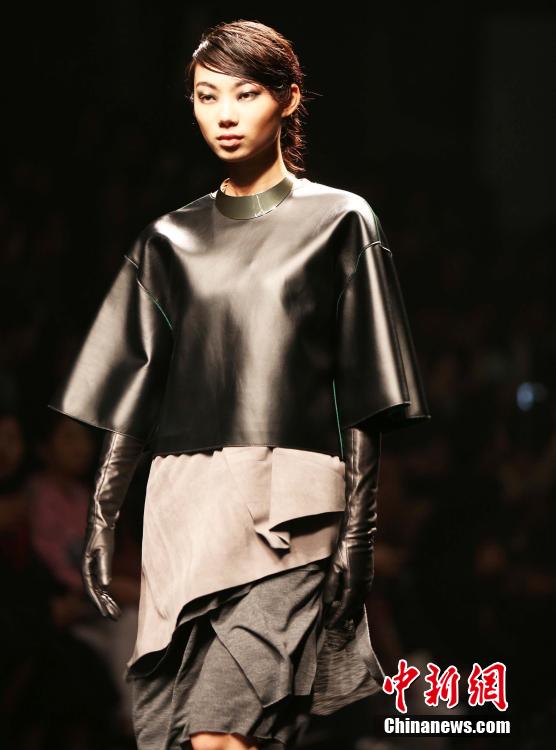 Modern apparels displayed at Shanghai Fashion Week