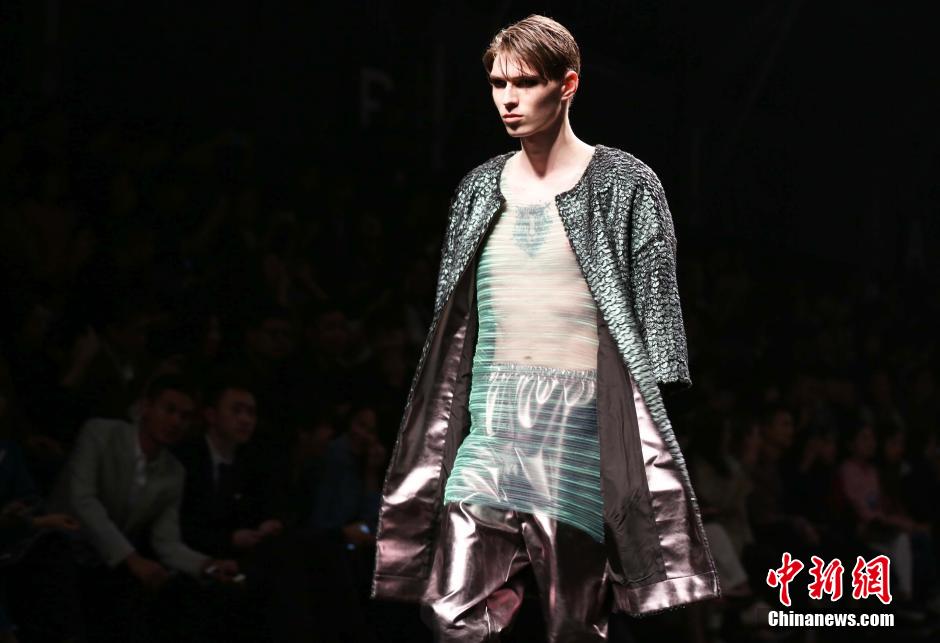 Modern apparels displayed at Shanghai Fashion Week