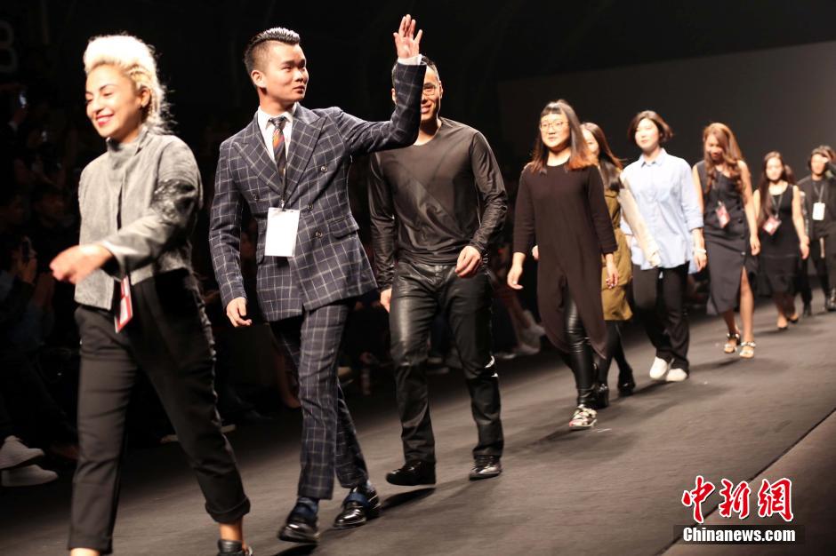 Modern apparels displayed at Shanghai Fashion Week