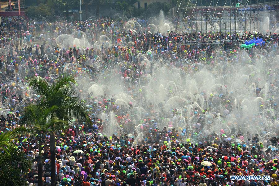 Water-sprinkling festival celebrated in SW China's Yunnan