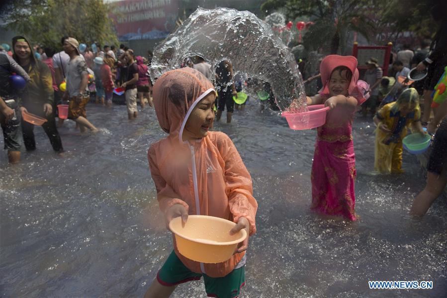 Water-sprinkling festival celebrated in SW China's Yunnan