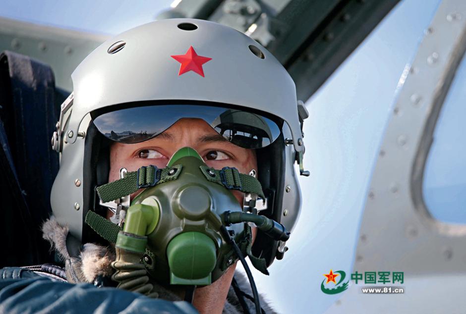 Stunning photos of China's fighter jets in drill