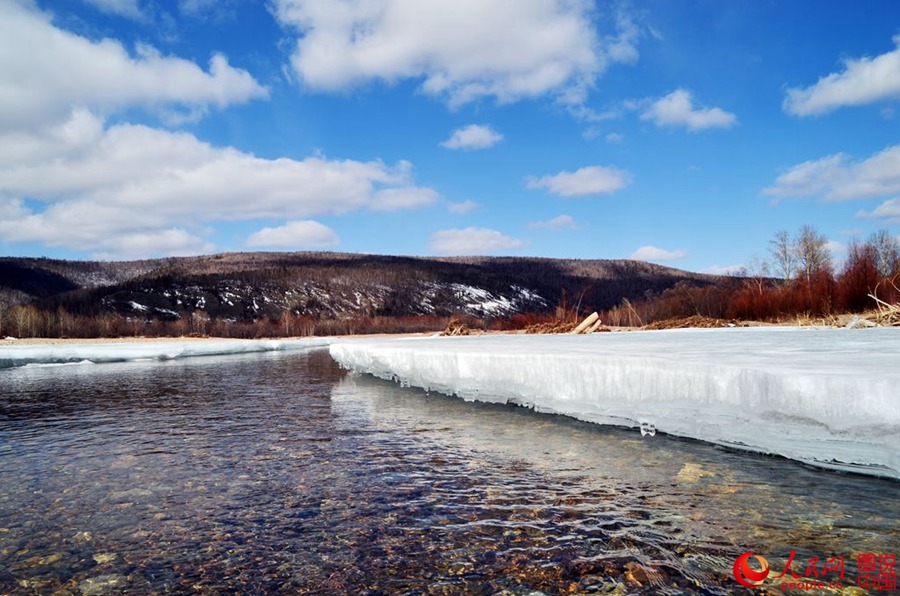 Coldest town in China embraces spring