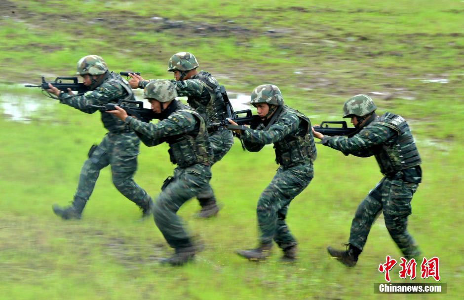 Chongqing armed police corps conducts field training