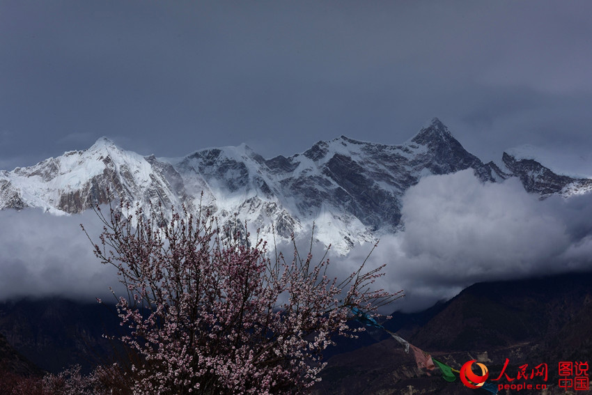 Splendid scenery of Mount Namjagbarwa