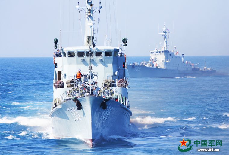 PLA Navy's South China Sea Fleet conduct realistic training