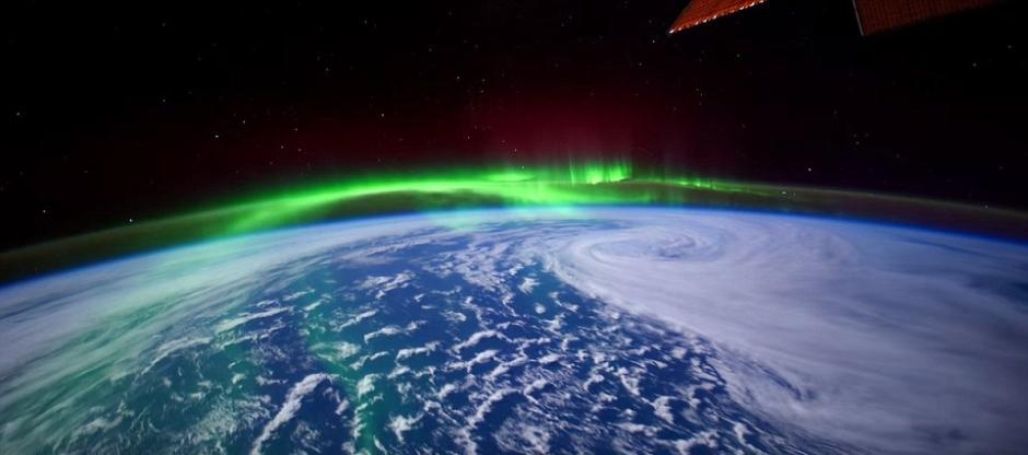 NASA captures incredible photos of aurora