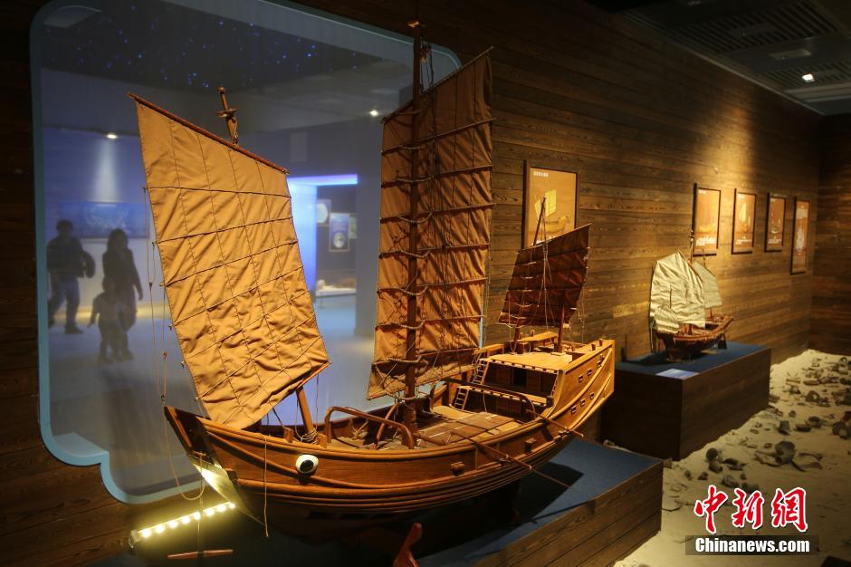 Cultural relics from 800-year-old shipwreck 
displayed in Nanjing