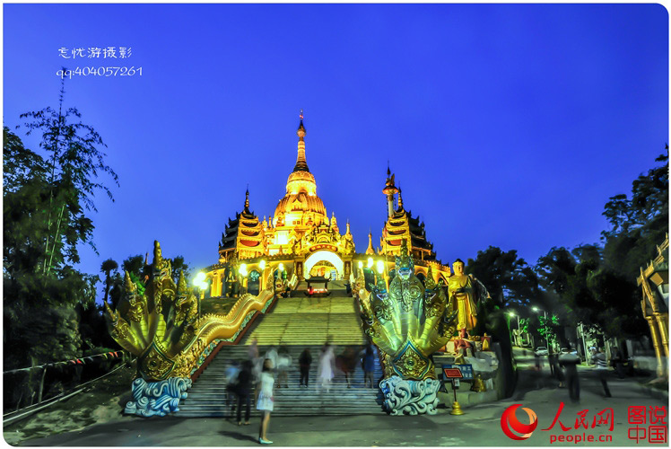 Night view of Meng Huan Pagoda