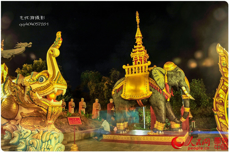 Night view of Meng Huan Pagoda