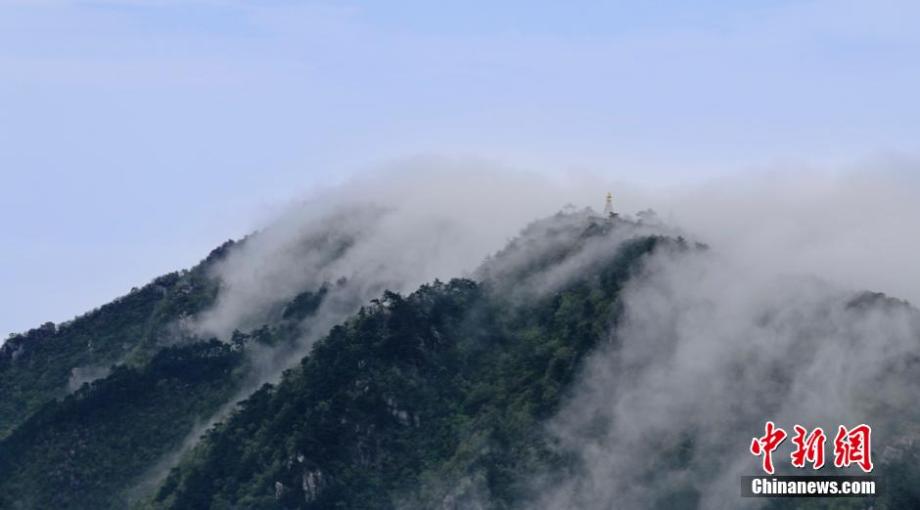 Mount Lu in Jiangxi province shrouded in mist 