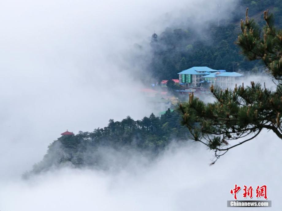 Mount Lu in Jiangxi province shrouded in mist 