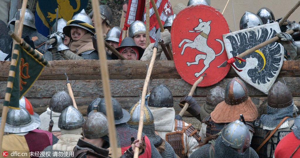 2,000 reenact medieval battle in Czech Republic