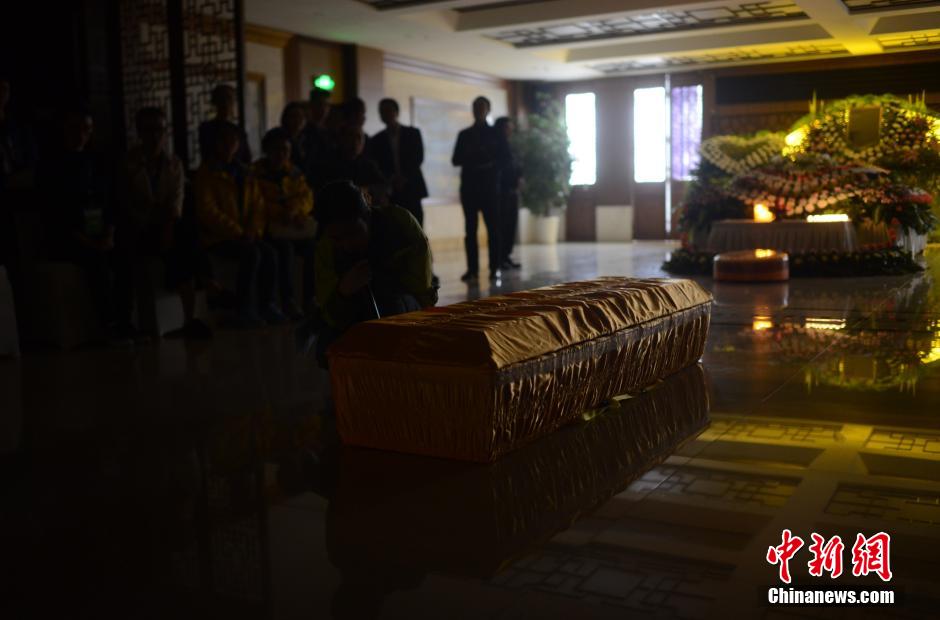 College students experience 'death' in Chongqing