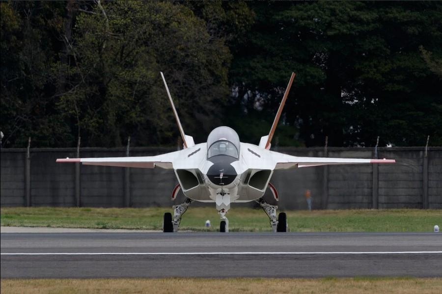 China's J-20 stealth fighter vs. Japan's X-2: Who wins?
