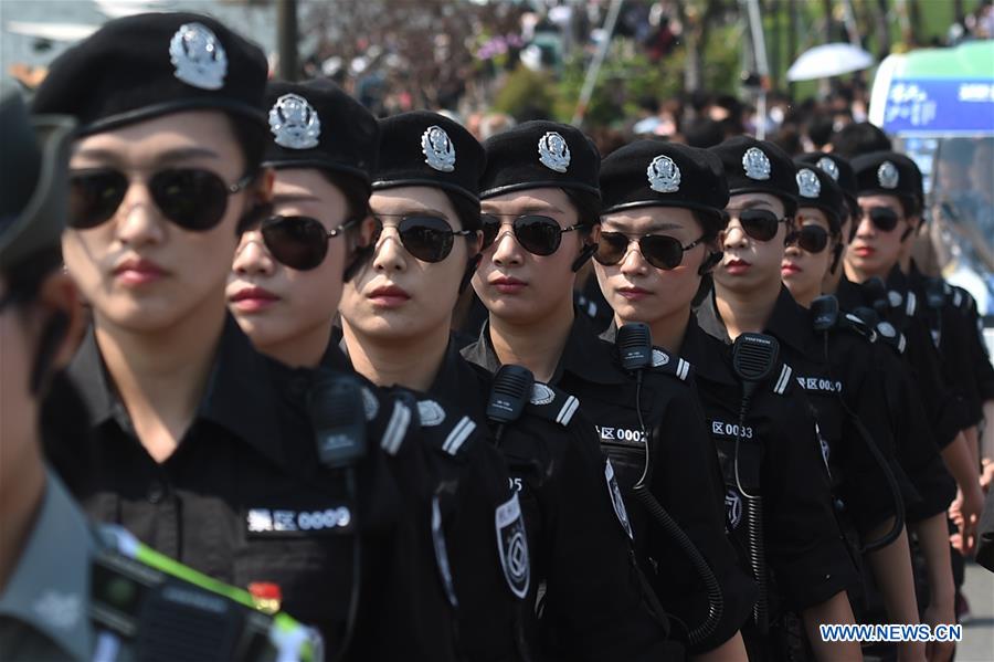 Female patrol team seen at West Lake, E China