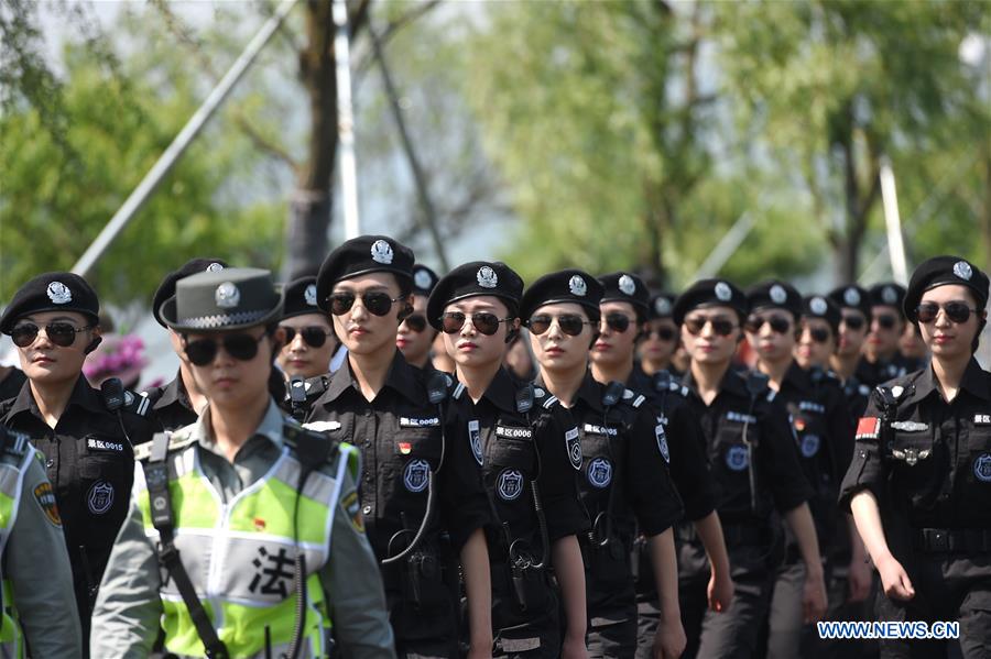 Female patrol team seen at West Lake, E China