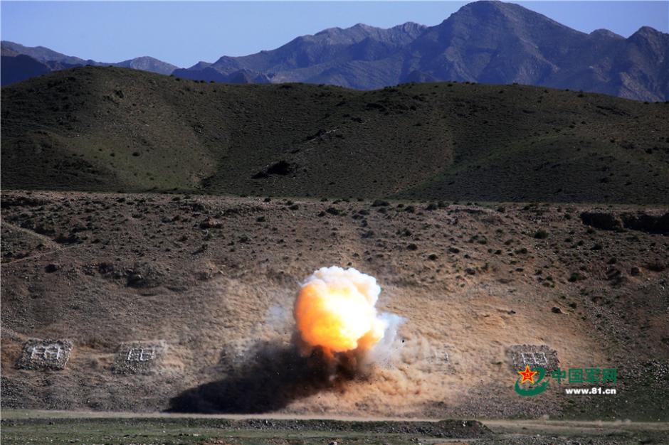 Stunning photos of mortars firing