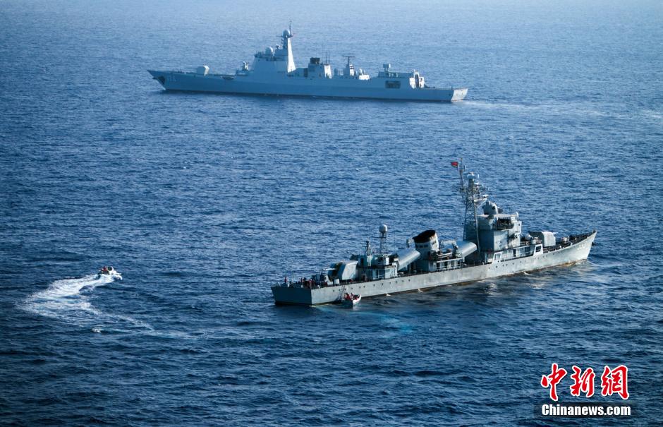 South China Sea Fleet conducts response training for special situation 