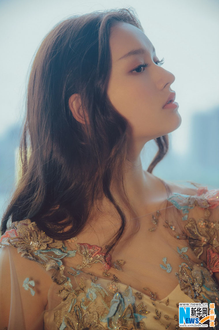 Vintage style fashion shots of Lin Yun released  