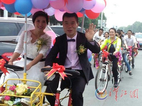 Take the bride home by bicycle