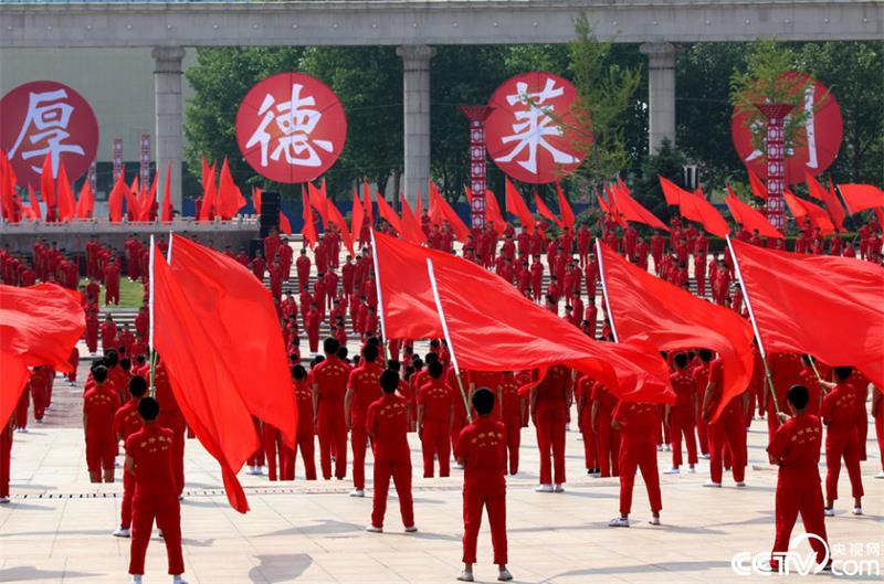 2,000 children stage martial art performance in Shandong