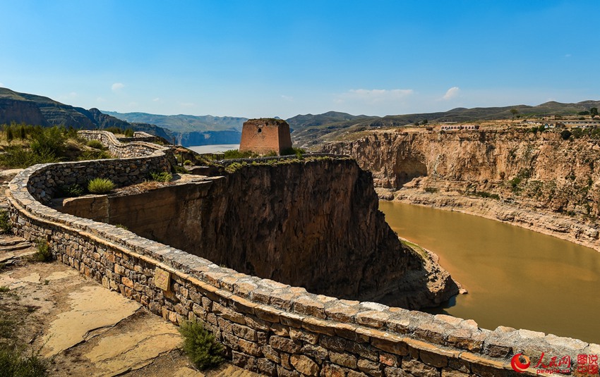 Picturesque Laoniuwan Valley, where the Great Wall meets the Yellow River