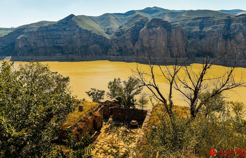 Picturesque Laoniuwan Valley, where the Great Wall meets the Yellow River