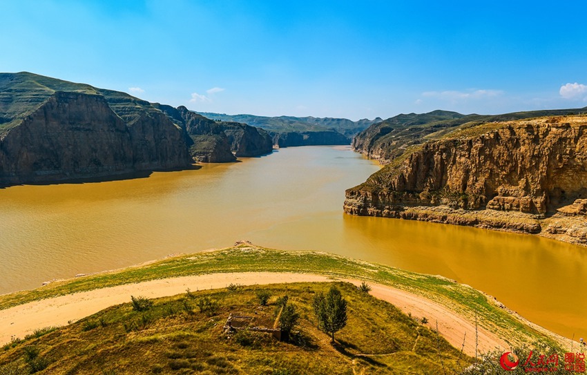 Picturesque Laoniuwan Valley, where the Great Wall meets the Yellow River