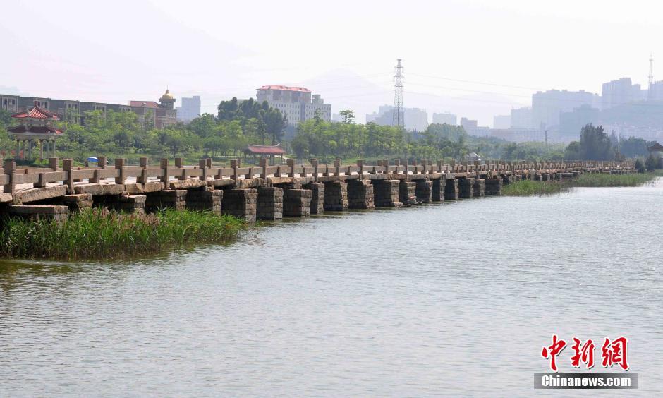 World's longest cross-sea stone beam bridge in SE China