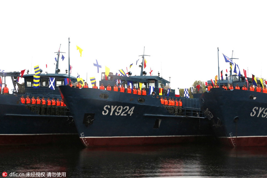 Hundreds of patrol boats set sail in China-Russia border river