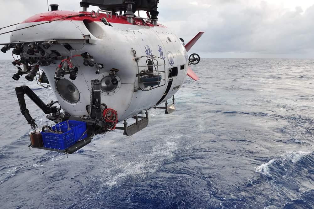China's deep-sea sub Jiaolong completes last diving in western Pacific Ocean