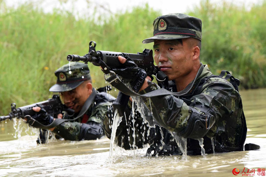 Guangxi armed police corps conduct field training