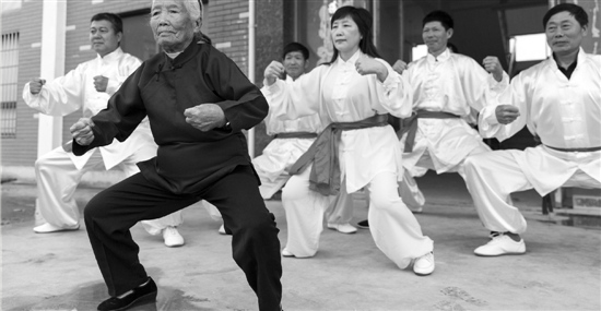 93-year-old ‘kungfu granny’ lives healthy, independent life