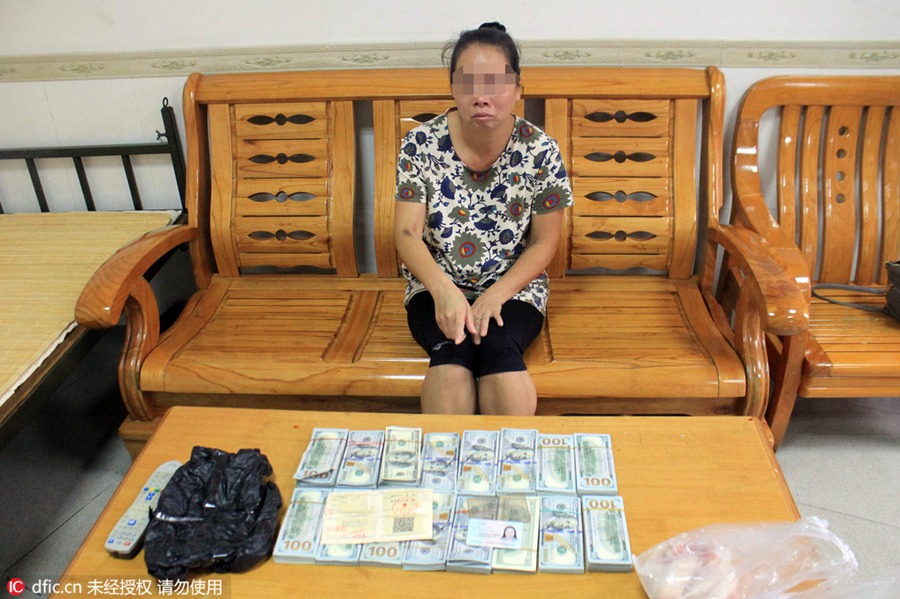 Woman passes through customs with $160,000 taped to her waist