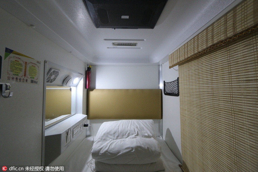 Life at capsule hotel in Beijing