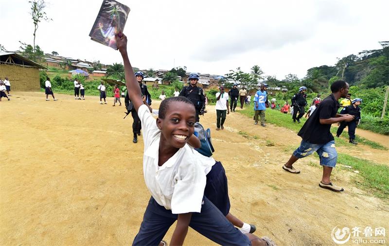 Daily life of Chinese peacekeeping police riot squad in Liberia 